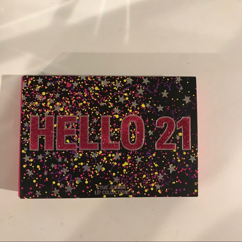 NEVER BEEN USED • Kylie lip set